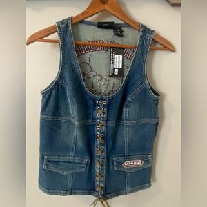 New Harley women’s lace up vest. Zipper on the side to put on.  Size M.